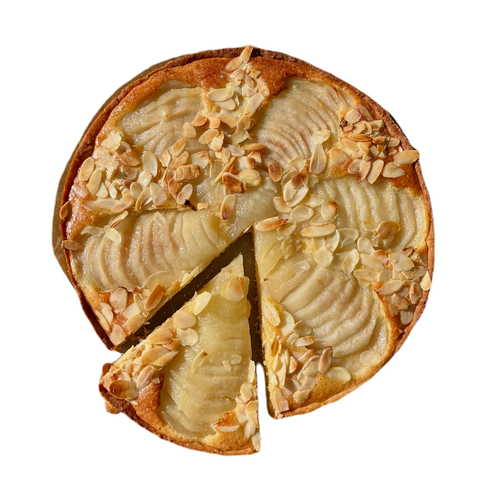 C'est une tarte aux poires et amandes ! Un délicieux morceau de la pâtisserie est servi !